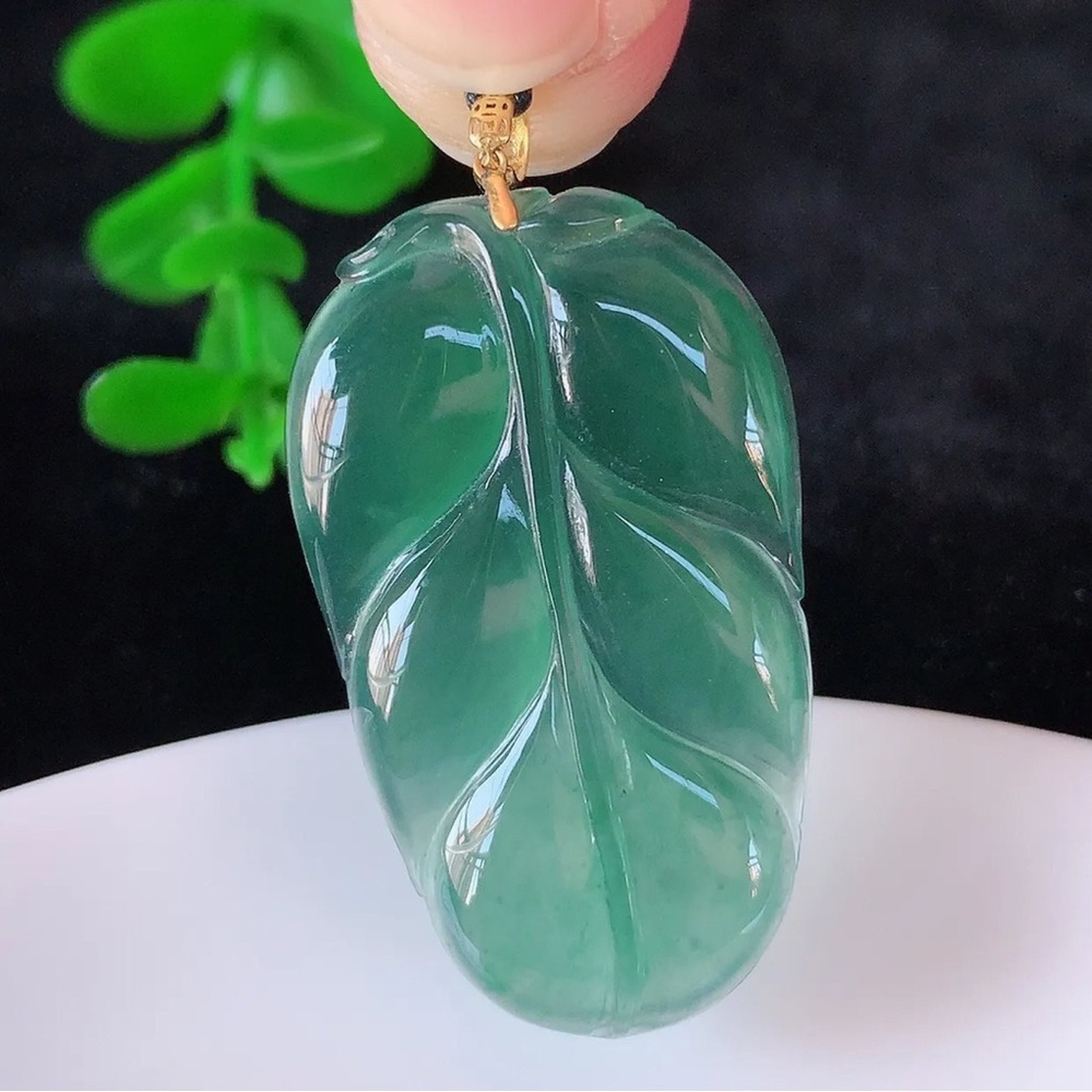 Natural Grade A Type Jadeite Burmese Jade pendant